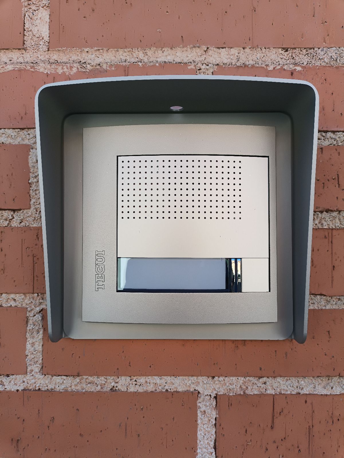 Instalación de cámaras de seguridad en garaje comunitario de Getafe